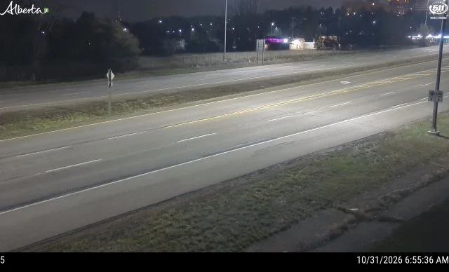 Hwy 1: 160m West of First St. SW in Medicine Hat camera snapshot